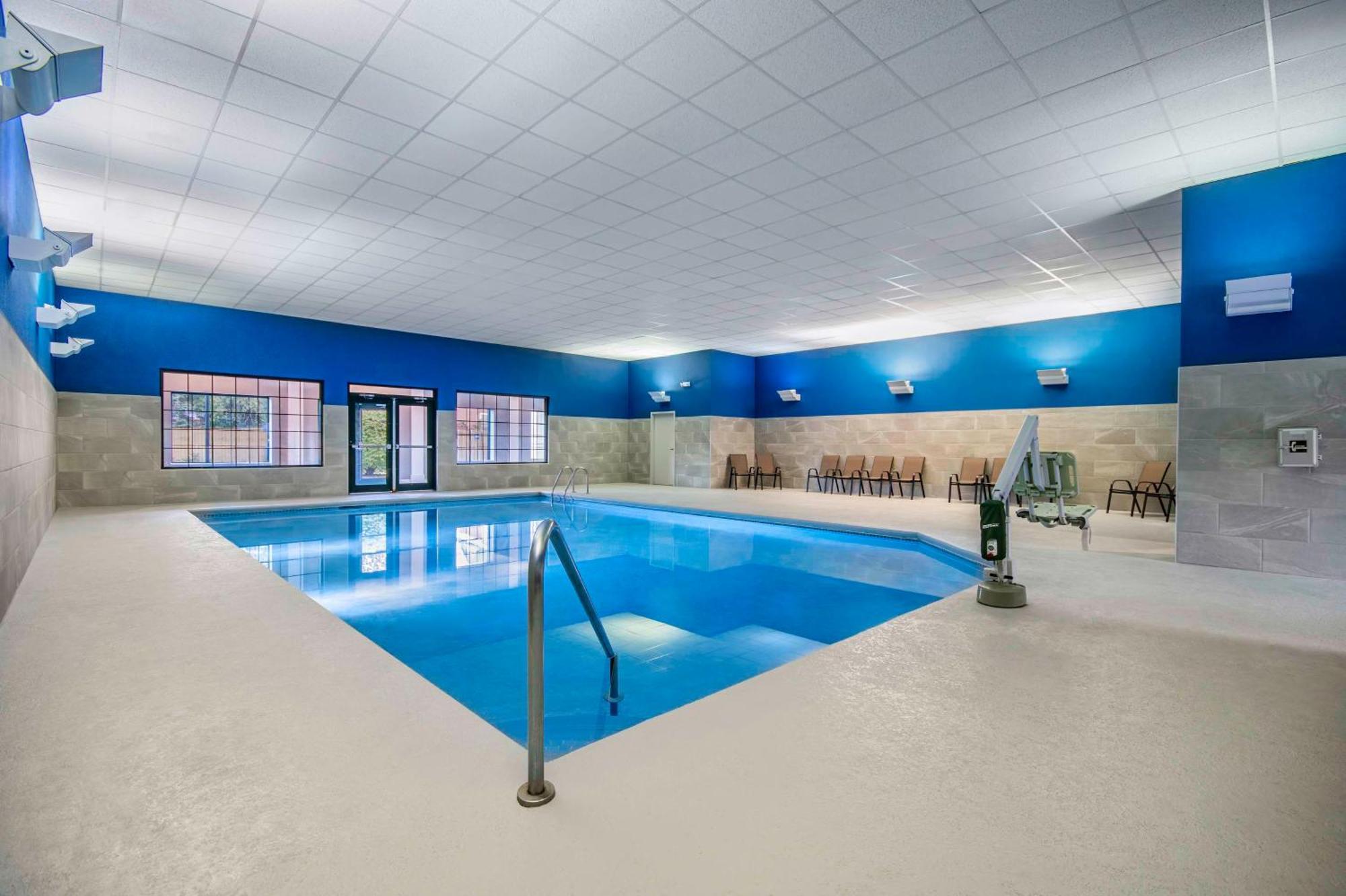 Hampton Inn East Aurora Exteriér fotografie