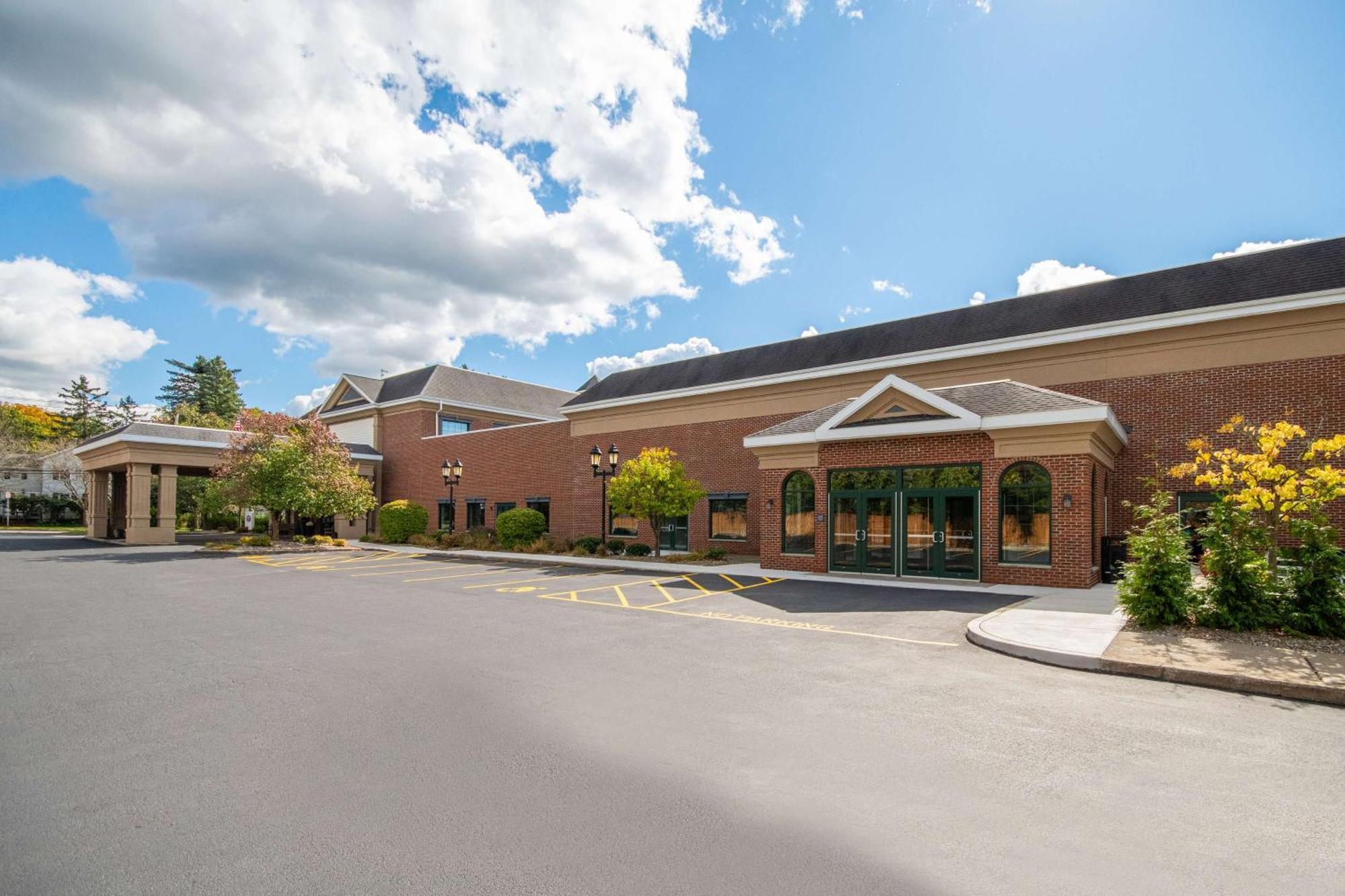 Hampton Inn East Aurora Exteriér fotografie